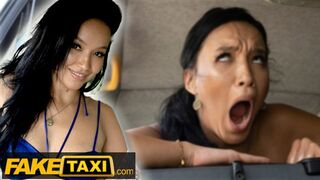 Fake Taxi Bikini - Babe Asia Vargas strips in the back of the cab to the drivers delight