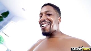 Sexy - Isiah Maxwell Gets A Slice Of Victoria Cakes In The 305