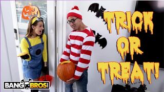 Sexy - Trick Or Treat, Smell Evelin Stone's Feet. (I Bet You Would!)