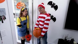 Sexy - Teen Evelin Stone Gets Bruno Dickemz's Dick In A Pumpkin
