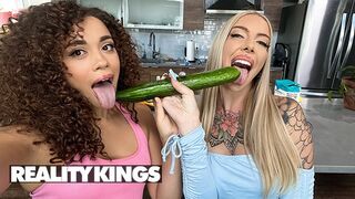 Real Sexy - Willow Ryder & Cassidy Luxe Taste Each Other's Delicious Pussies In The Kitchen