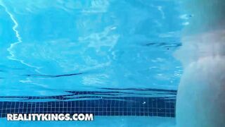 Real Sexy - Alicia Williams Goes In The Pool And Starts Shaking Her Ass For JMac To Watch