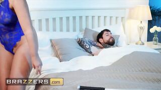 Hot Cheating Wife Emily Blake Gets Drilled In Her Shaved Pussy