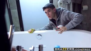 Hot - Mommy Got Boobs - Leigh Darby Jordi El Nino Polla