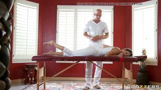 Hot - Dirty Masseur - Jenni Lee and Johnny Sins - Stret