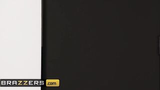 Horny babe Paige Owens gets DP in threesome - Hot