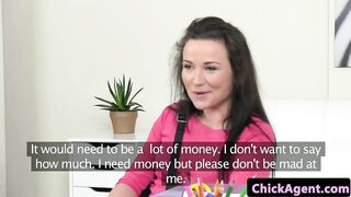 Les female agent pussylicked until orgasm