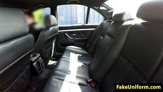 Inked amateur cockrides officer in her car