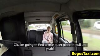 Amateur british cocksucker takes a taxi ride