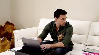 Distracting Daddy - S8:E3