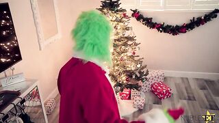 How Cindy Lou Saved Christmas For Her Step Brother - S3:E6