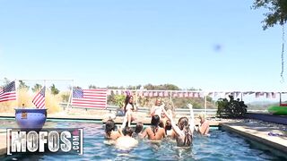 Sexy - Blake Eden Gets Her Pussy Licked At A 4th Of July Party Full Of Naked Fun And Flashing