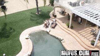 Hot - Drone Hunter - Alison Tyler - Poolside Banging