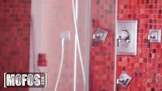 Big cock makes Brookly's Gray pussy wet - Hot