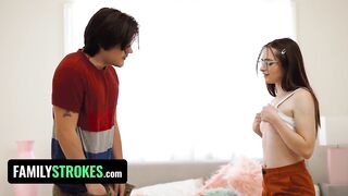 Sexy - Stepmom Sophia Locke And Sexy Teen Stepdaughter Reese Robbins Take Turns Riding Cock