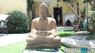 Sexy - Mofos agent convinces yoga dude to sell house