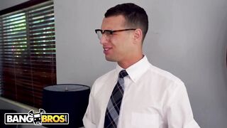 Hot - Geek Can't Study Because His Hot Rockstar Step Sister Valerica Steele Wants To Jam Out And Fuck