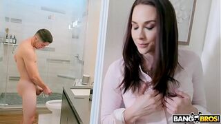 Hot - Stepmom Chanel Preston Catches Jerking Off In Bathroom