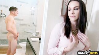 Hot - Stepmom Chanel Preston Catches Jerking Off In Bathroom