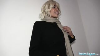 Public Sex Ebony with sexy body blonde hair and shaved pussy