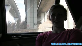 PublicSex Short haired women fucks stranger for cash in his car