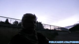 PublicSex Blonde lesbian learns how to suck on a big dick